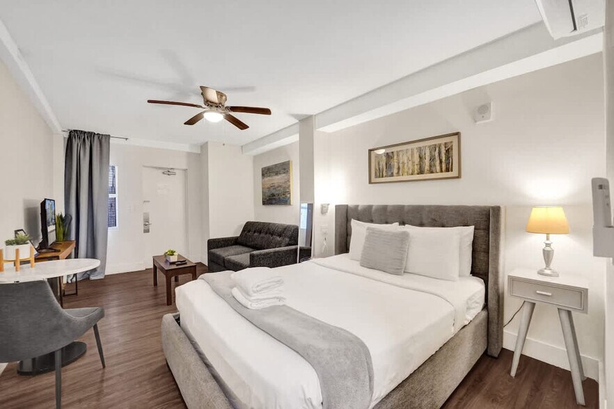 Building Photo - 3020 Seville St