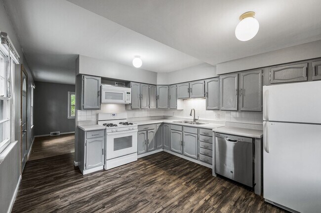 Building Photo - Gorgeous 4BR/2BA Home with Finished Lower ...