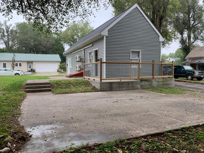 Building Photo - 1616 N 2nd St