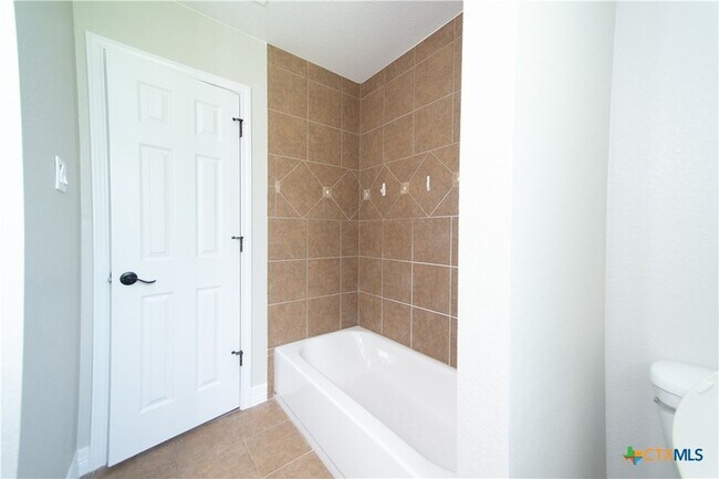 Building Photo - 2410 Big Divide Rd