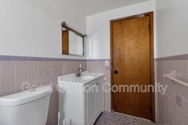 Building Photo - 3904 Seneca St