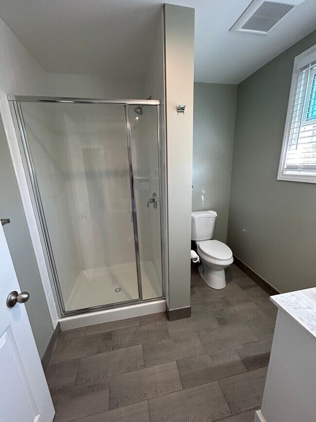 Building Photo - 1 Bed/1 Bath Newly Renovated