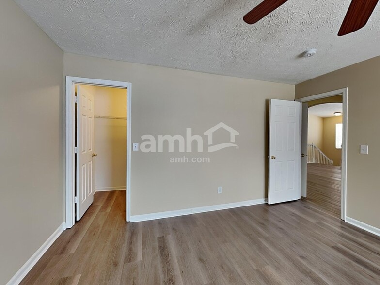 Building Photo - 8067 Lawrence Woods Pl