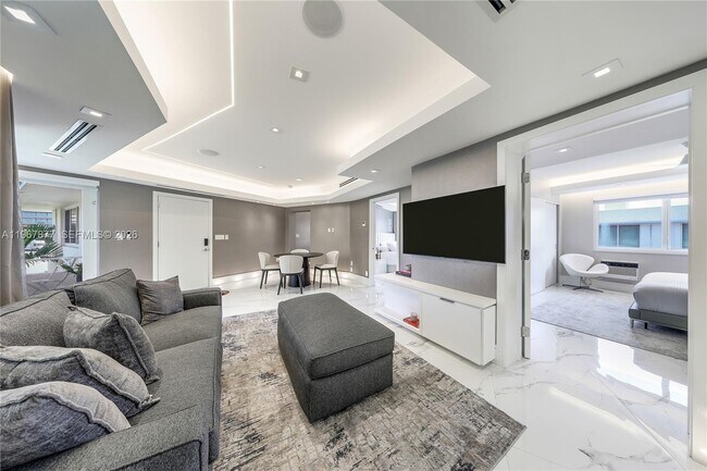 Building Photo - 10190 Collins Ave