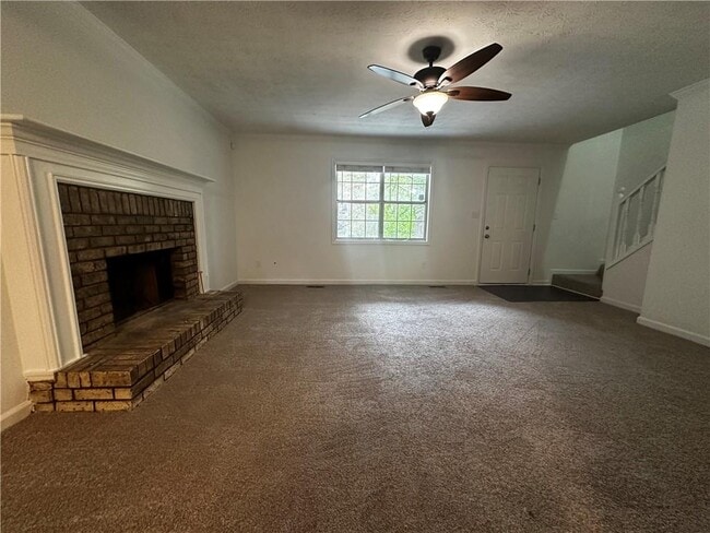 Building Photo - 2536 Country Lake Cir