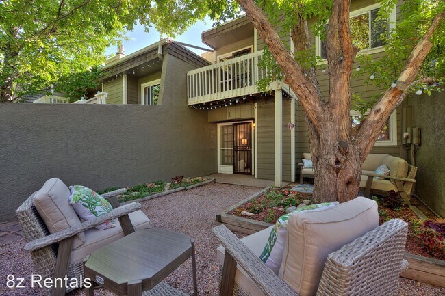 Building Photo - 3 br, 2.5 bath House - 2924 Glenwood Drive
