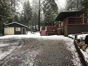 Building Photo - Large spacious 2Bd manufactured home avail...