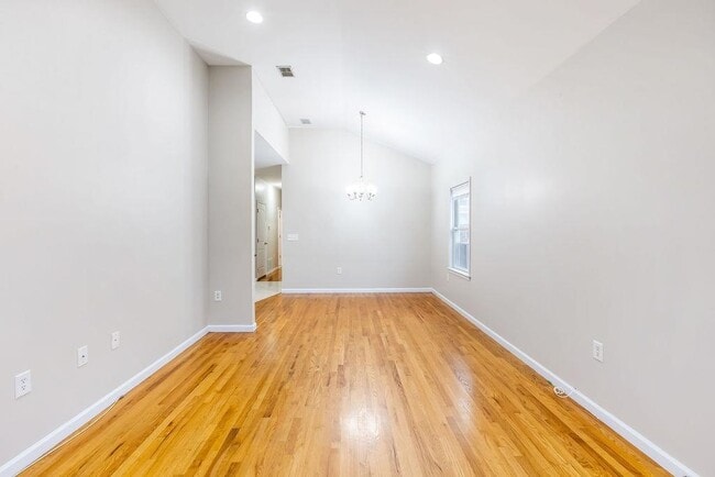 Building Photo - 43 Manhattan Ave