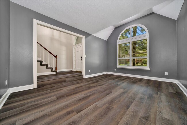 Building Photo - 11 Windledge Pl
