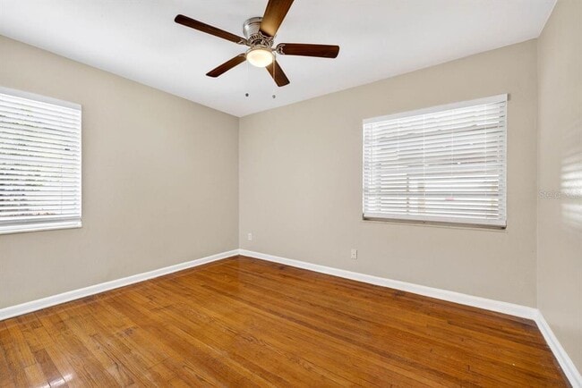 Building Photo - 1310 W Woodlawn Ave
