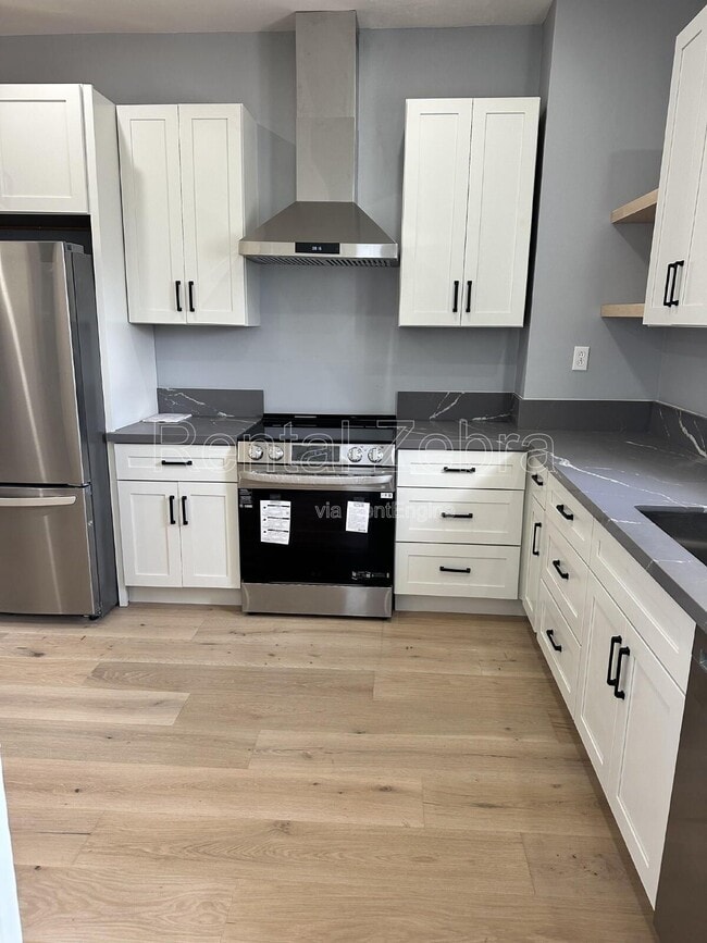 Building Photo - 1604 Jones St