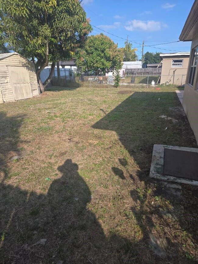 Building Photo - 7531 Polk St