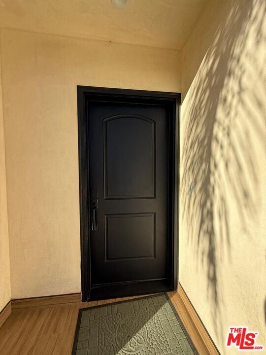 Building Photo - 9904 Laurel Canyon Blvd