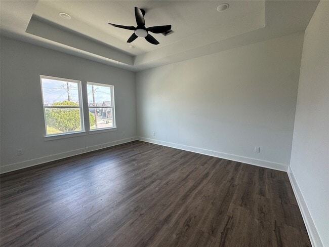 Building Photo - 7989 Sunbury St