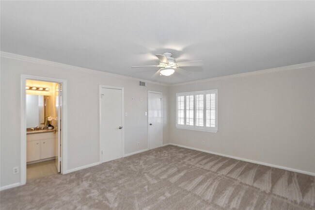 Building Photo - 2417 Jamestown Mal