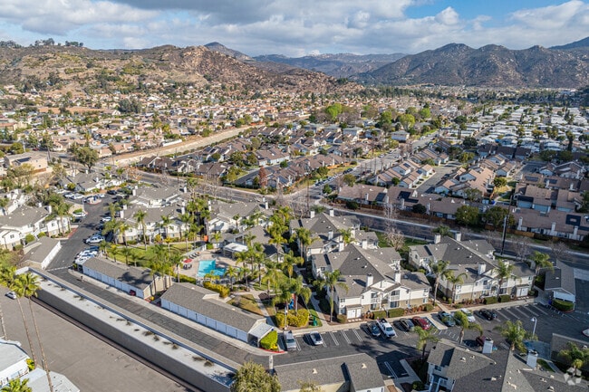 Context View - Citrus Court Apartments