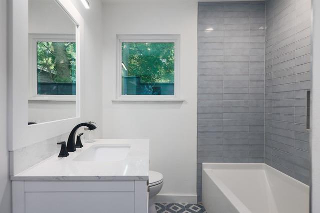 Building Photo - 5005 Avenue F