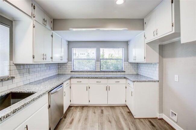 Building Photo - 4137 Woodfin St