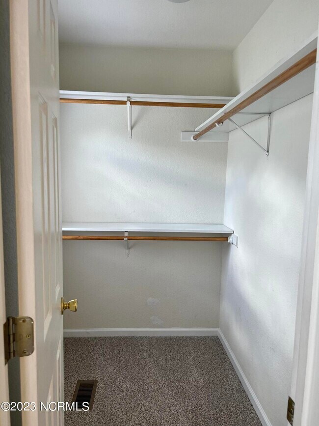 Building Photo - 4215 Williamsbrook Ln