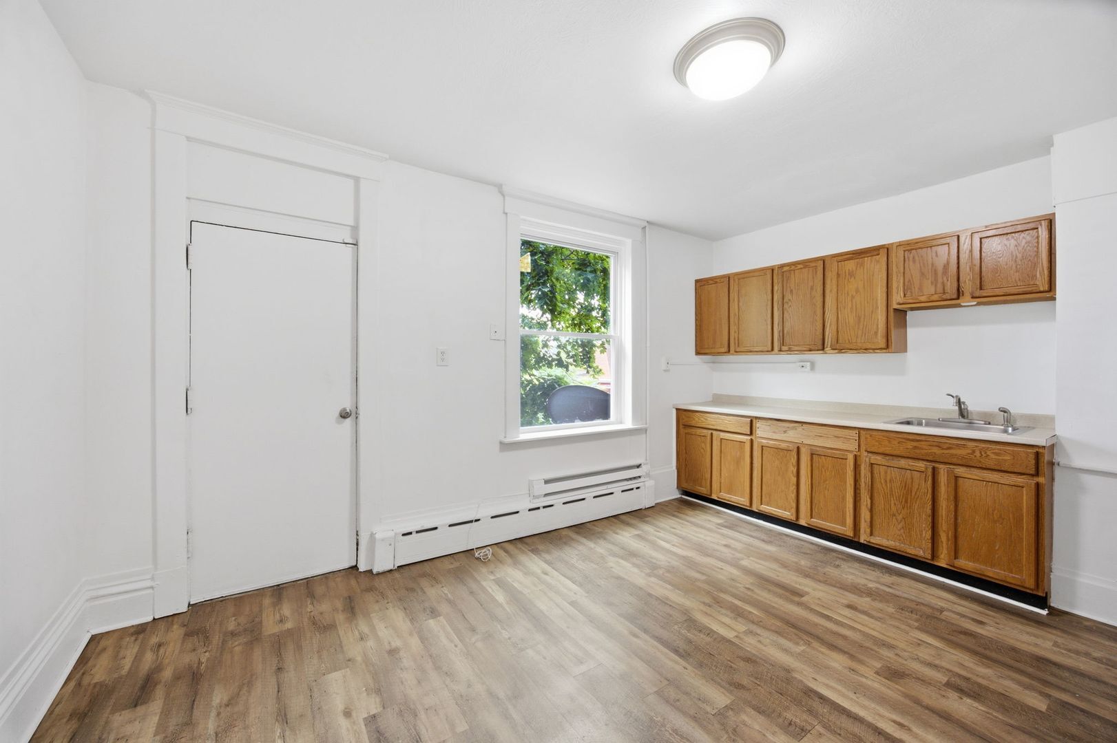 Building Photo - 225 Luray St