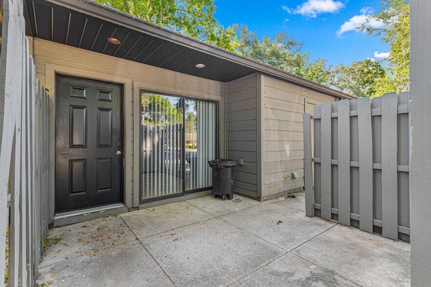 Building Photo - 4151 SE 22nd Ave
