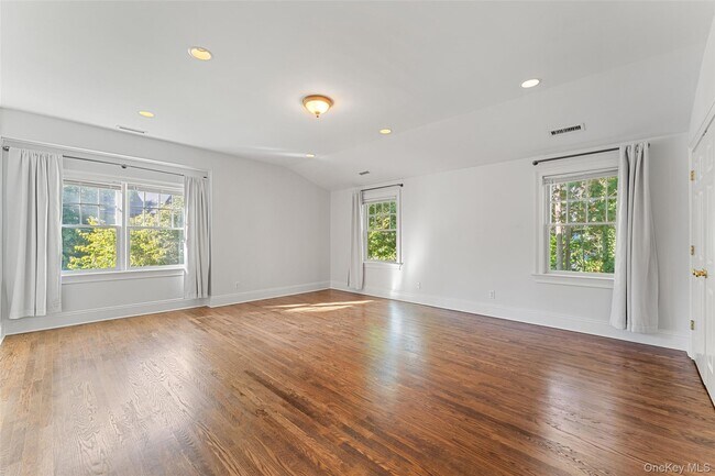 Building Photo - 53 Highfield Rd