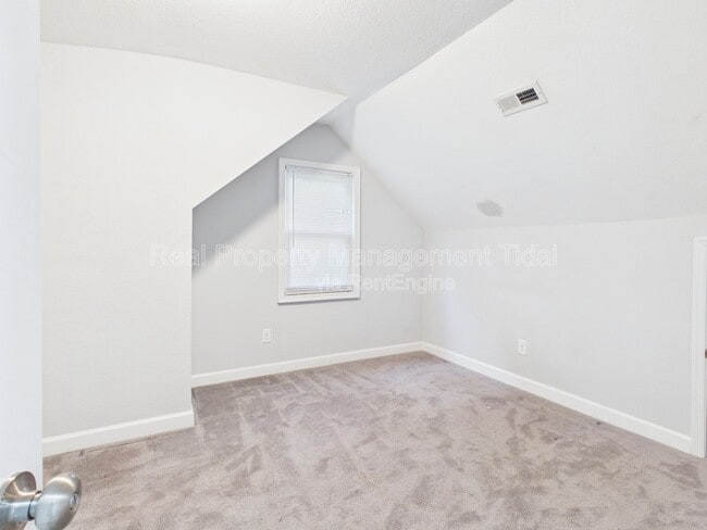 Building Photo - 7803 Nesbitt Dr