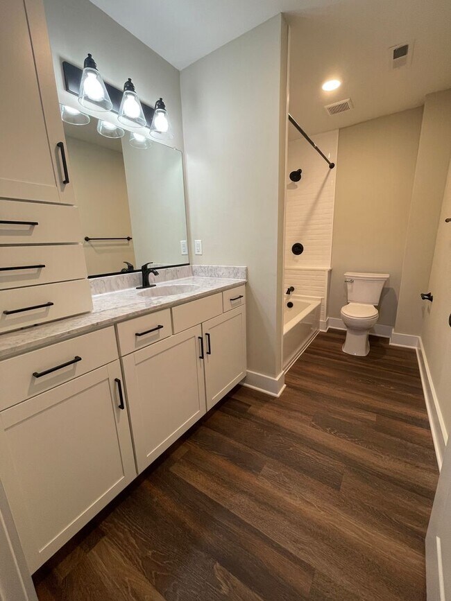 Building Photo - Fully remodeled rancher