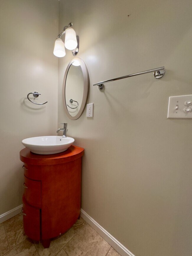 Building Photo - Charming 2BD/3BA Townhome in Highlandtown, Baltimore, MD!