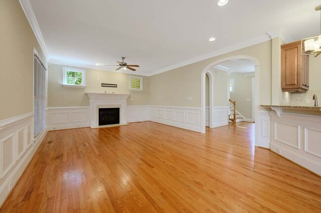 Building Photo - Custom Home in Fantastic Neighborhood!