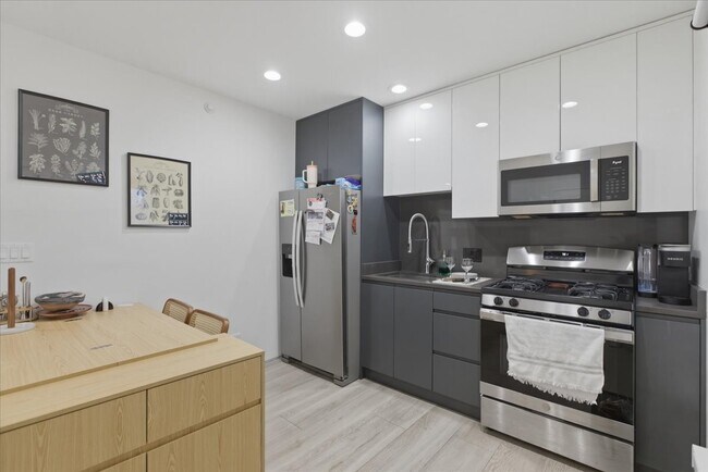 Building Photo - 1025 N Harlem Ave