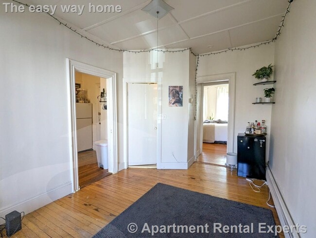 Building Photo - 8 Evergreen Square