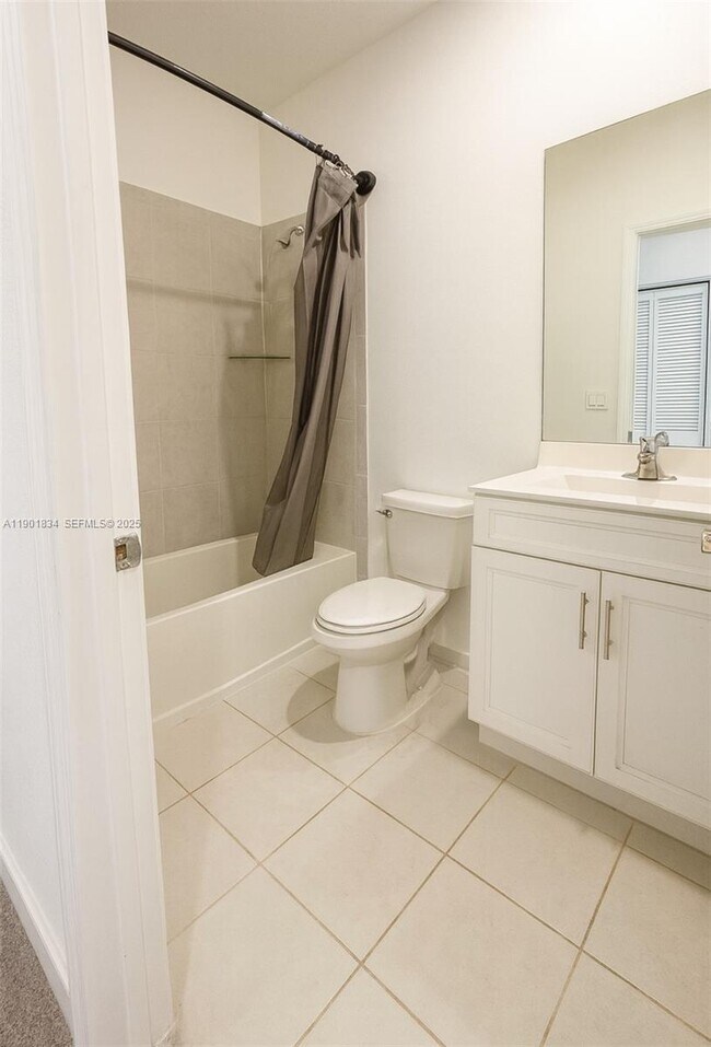 Building Photo - 2664 SE 19th St