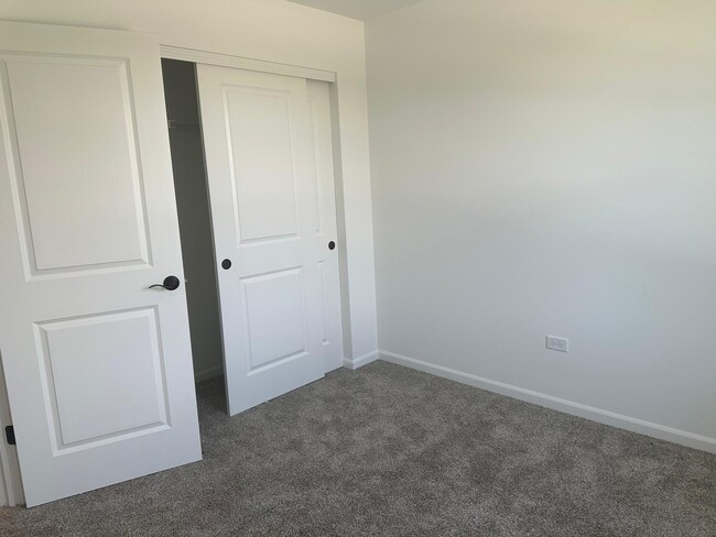 Building Photo - 1526 Albany St