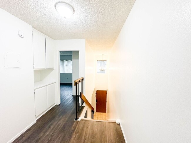 Building Photo - Townhome AVAILABLE NOW in Colton. 2 Bed / 2 Bath Floorplan  + Garage!