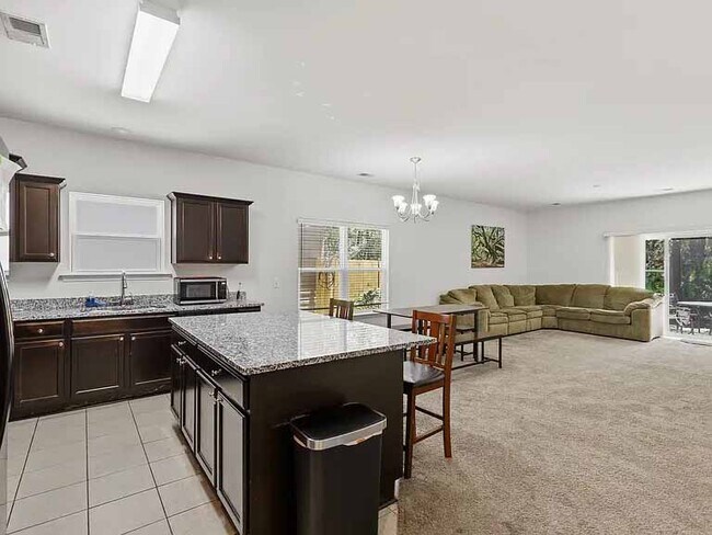 Building Photo - 118 Ceasar Pl