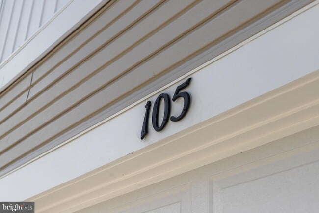 Building Photo - 105 Milburn Dr