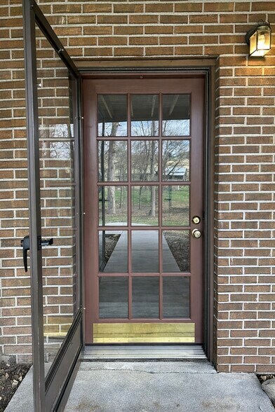 Building Photo - 1230 Stonewall Jackson Dr