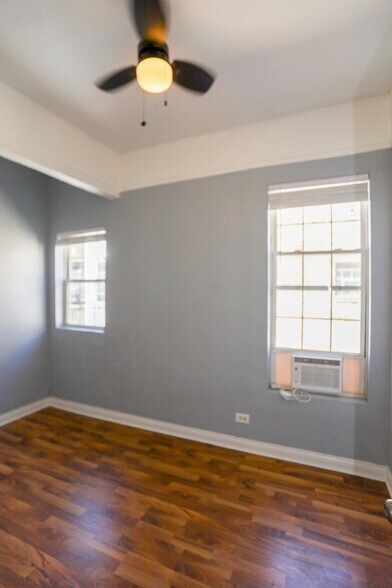 Building Photo - 3525 W Dickens Ave