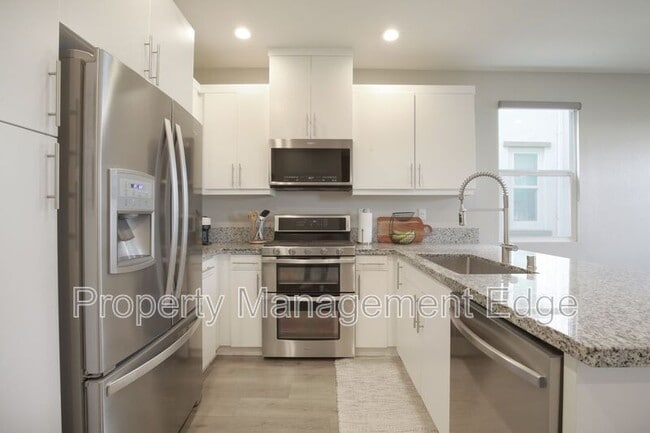 Building Photo - 4121 Sitio Flor