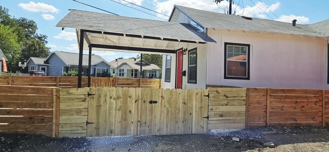 Building Photo - 427 Floyd Ave