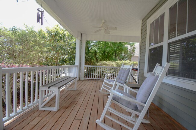 Building Photo - Cozy 3 Bedroom, 2 Bath, Fenced in Backyard in the Neighborhoods of Holly Ridge