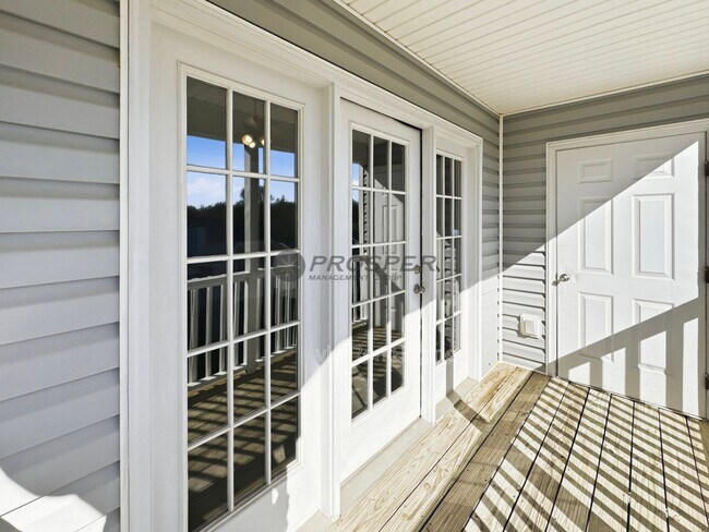 Building Photo - 107 Pelham Square Way