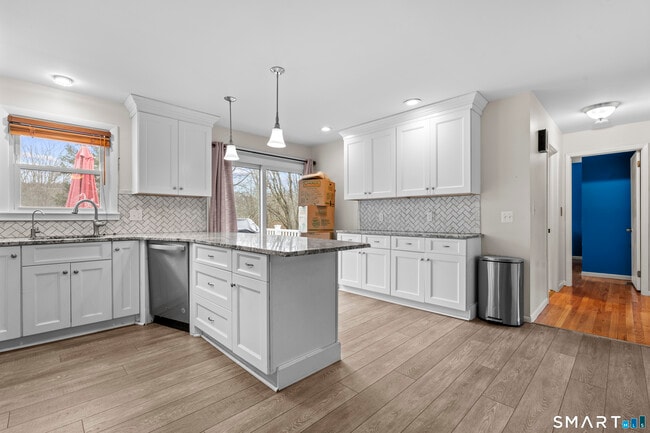 Building Photo - 91 Benz St