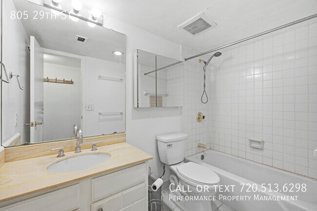 Building Photo - 805 29th St