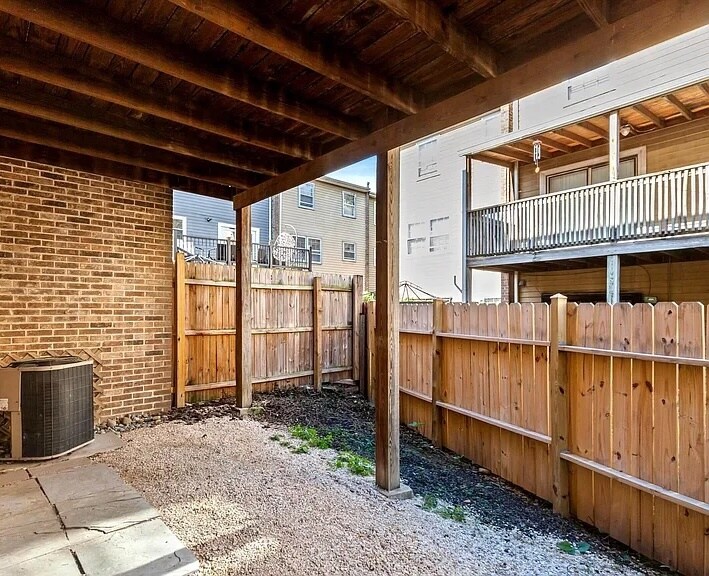 Building Photo - 1902 Curtis Ct SE