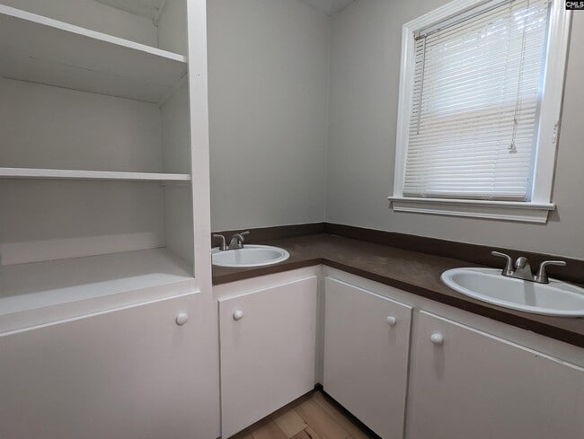 Building Photo - 1227 Barnwell St