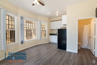 Building Photo - 1015 1/2 S Burlington Ave-1019D