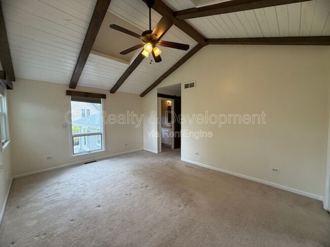 Building Photo - 530 S Prairie St