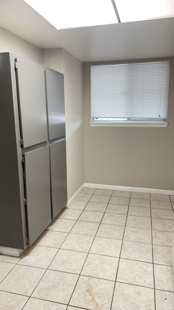 Building Photo - 2 Bedroom, 2 bathroom condo For Rent in To...